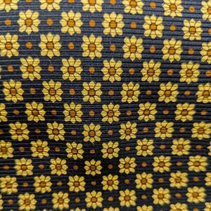 Lands End Mens Silk Necktie Navy Blue Yellow Floral Daisy Handsewn USA Long 62"